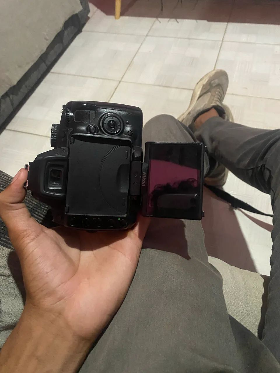 Nikon d5000 em ótimo estado, com gripe de baterias  - Foto 5