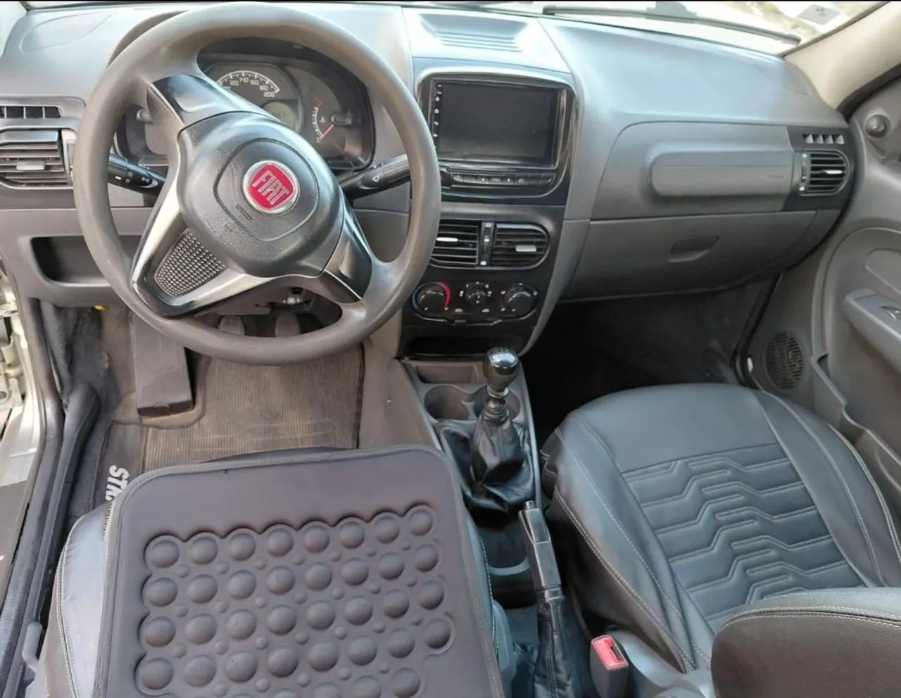 Fiat Strada Working Hard 1.4 Fire Flex 8V CD 2017 - Foto 2