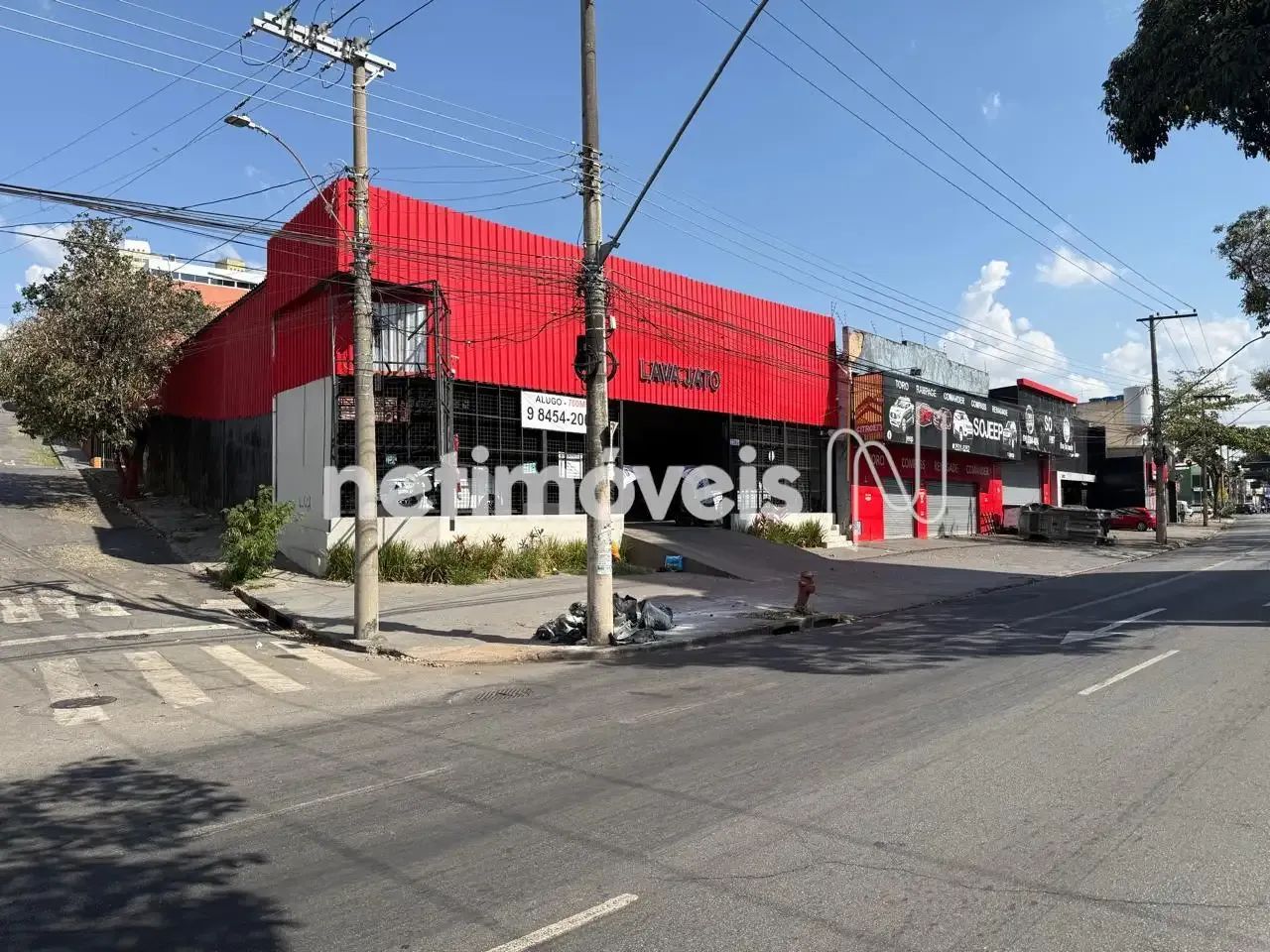 Galpão com área de 700m²; para locação no Carlos Prates. - Foto 2