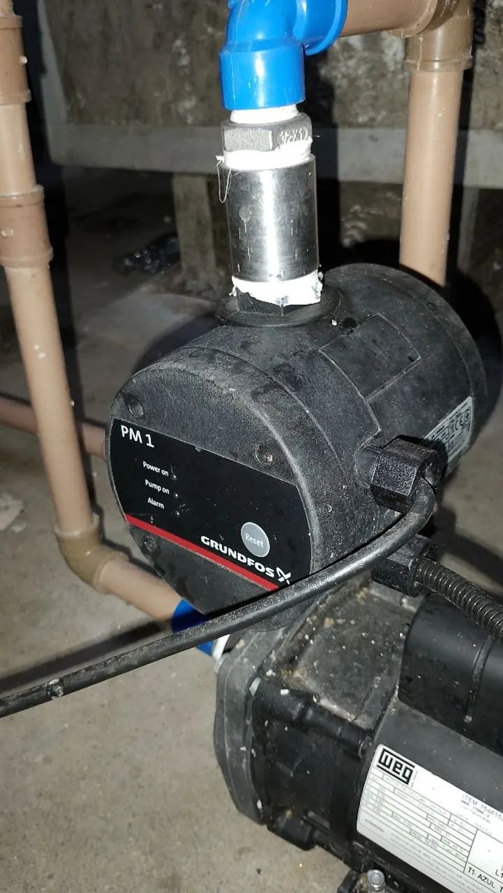 Bombeiro hidráulico e eletricista 