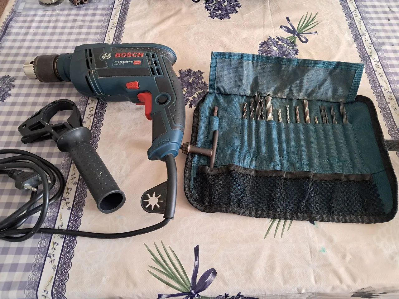Furadeira Bosh 650w 220v - Foto 5