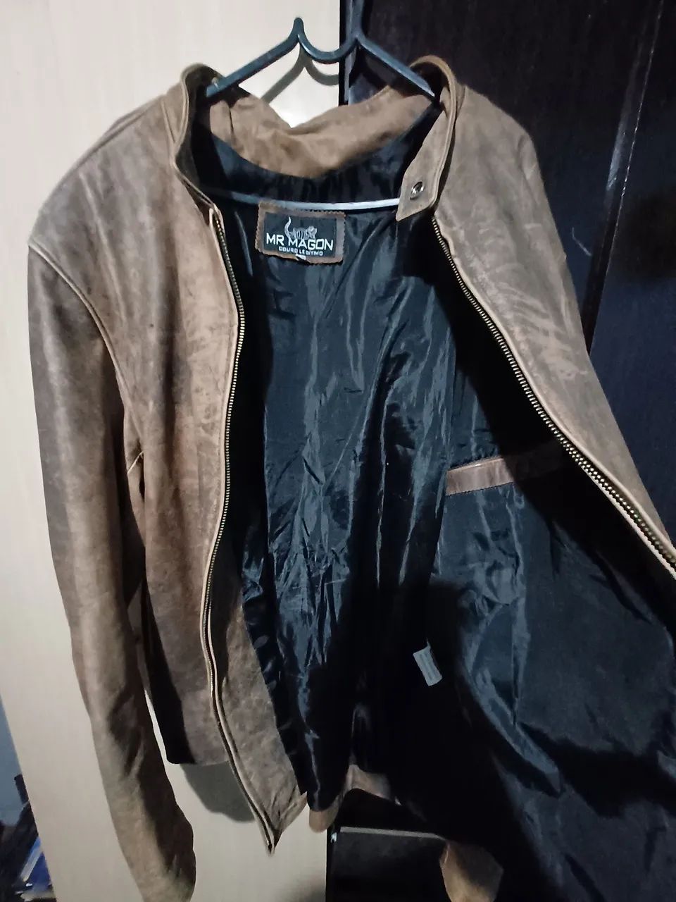 Vende-se uma jaqueta de couro de jacaré  - Foto 5