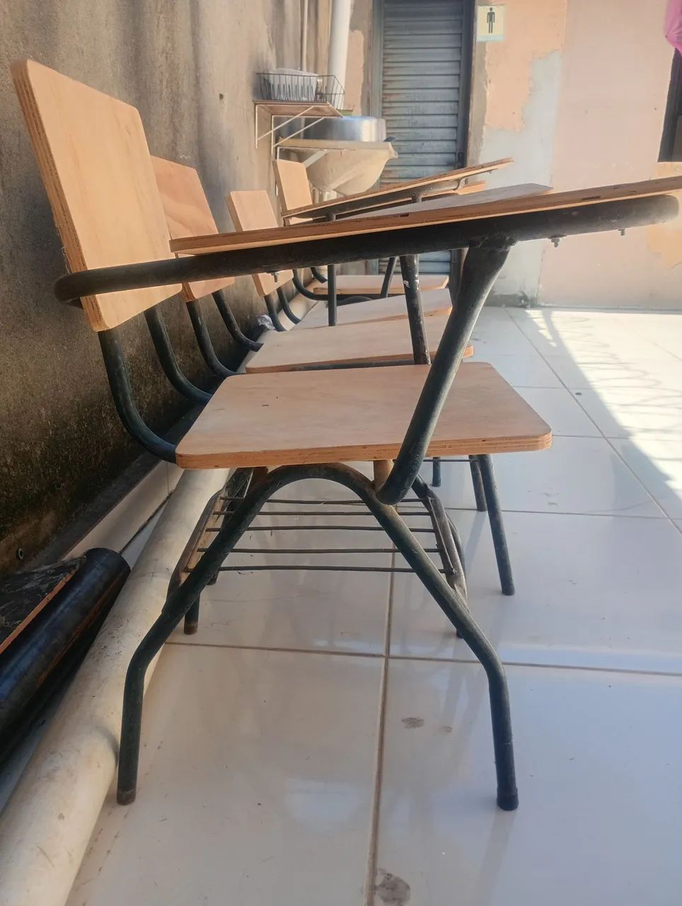 Cadeira escolar de madeira - Foto 2