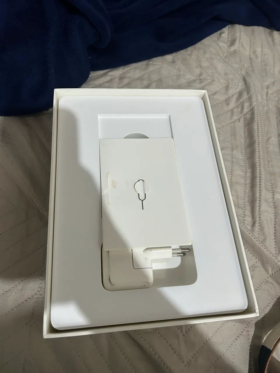 Vende-se Ipad na caixa com defeito - Foto 2