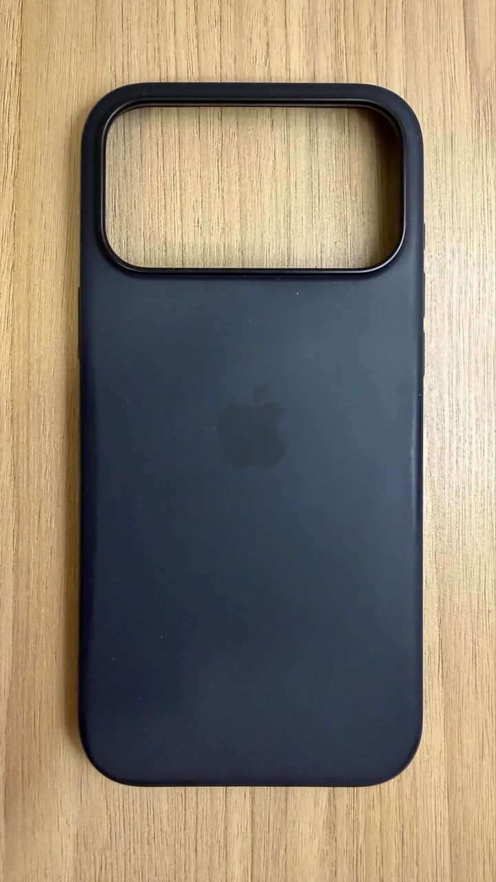 Capa de Silicone Original Apple com MagSafe para iPhone 17 Pro Max - Preta