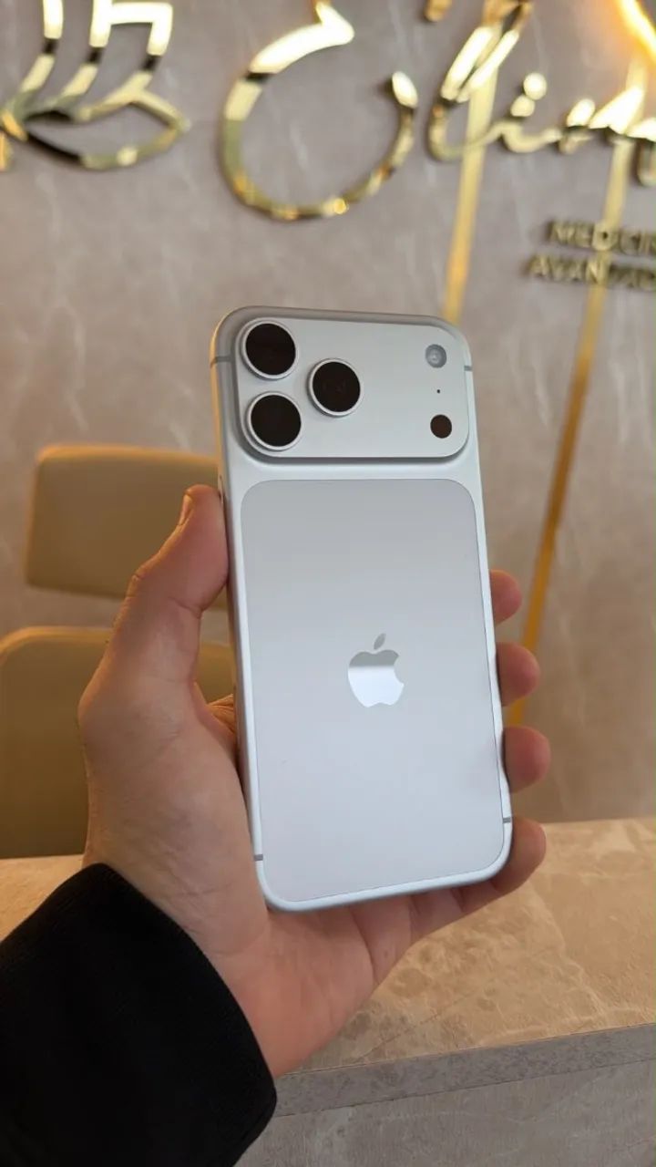 iPhone 17 Pro Max 256gb Silver NOVO - Celulares e Smartphones