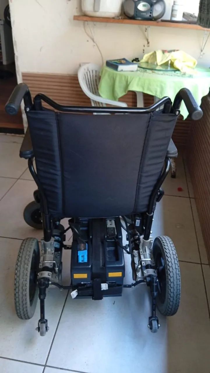 Cadeira roda motorizada  - Foto 4