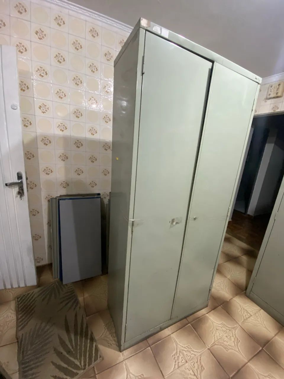 Armário de aço com 2 portas e 3 prateleiras - Foto 2