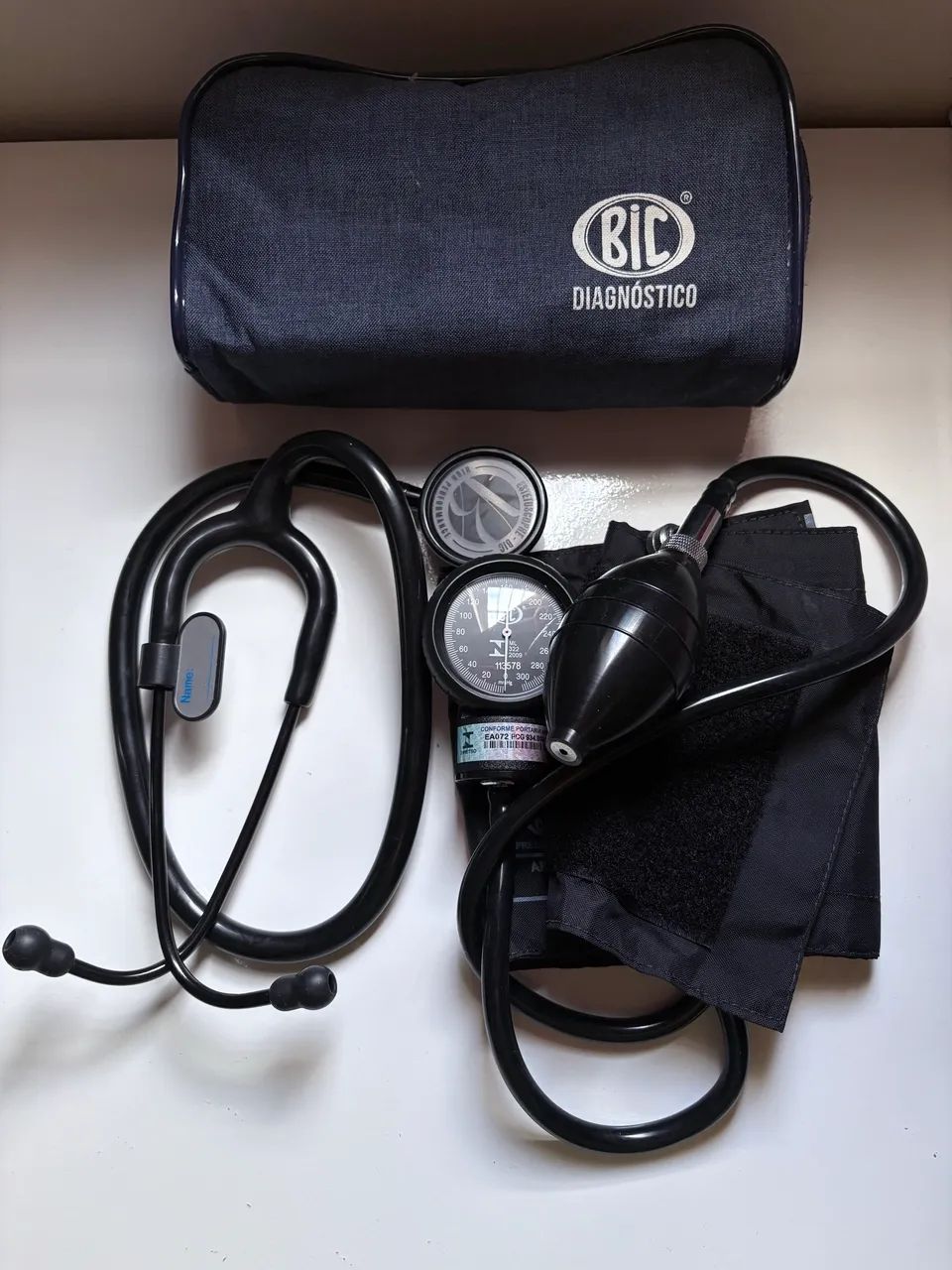 Kit Estetoscópio duplo BIC Eternity + Esfigmomanômetro - All Black