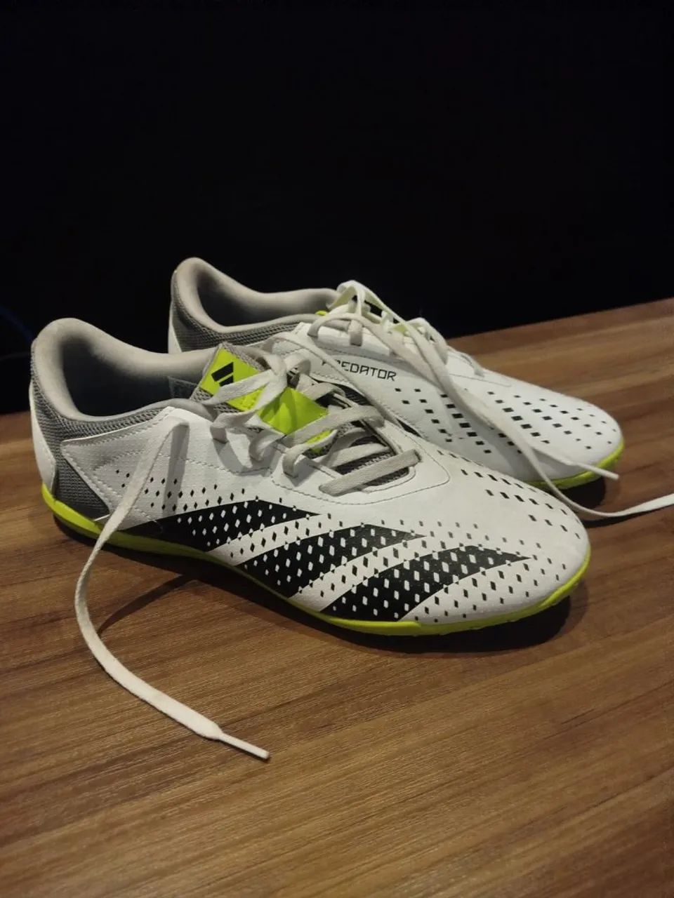 Chuteira de futsal Adidas 