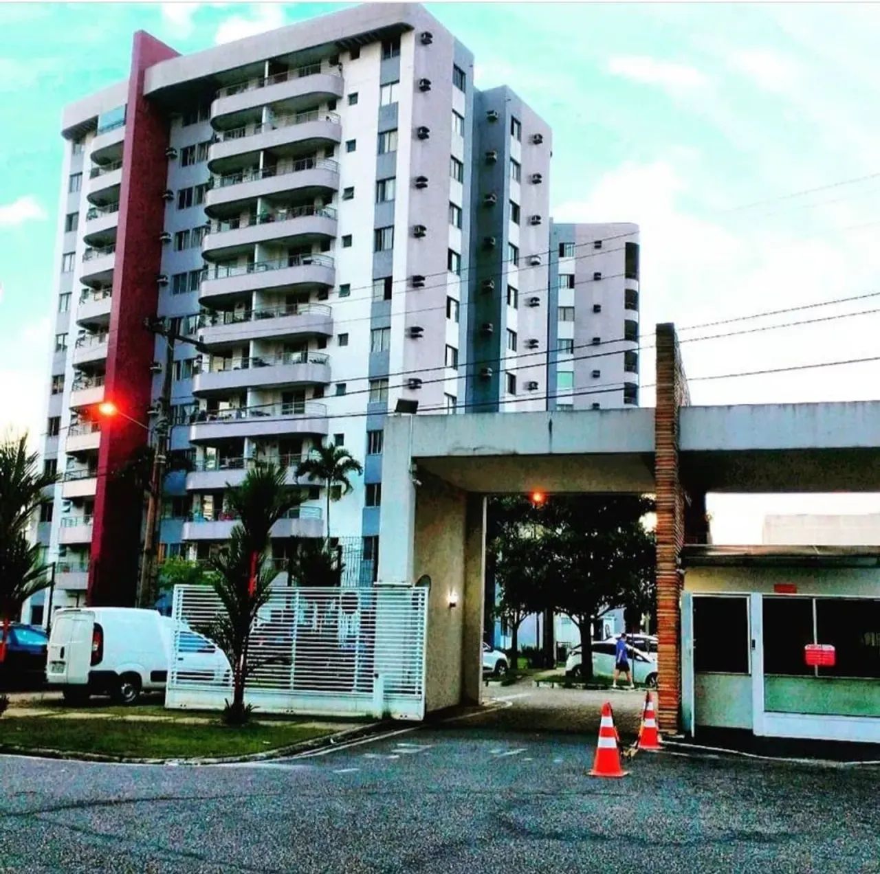 CHACARAS IPE 78 m  3/4 uma suite duas vagas