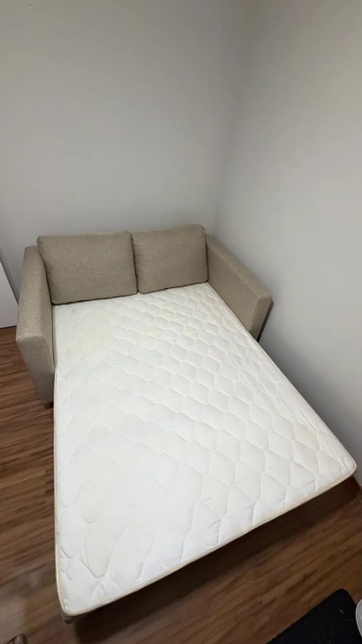 Sofá cama casal em linho - 6 meses de uso! - Foto 4