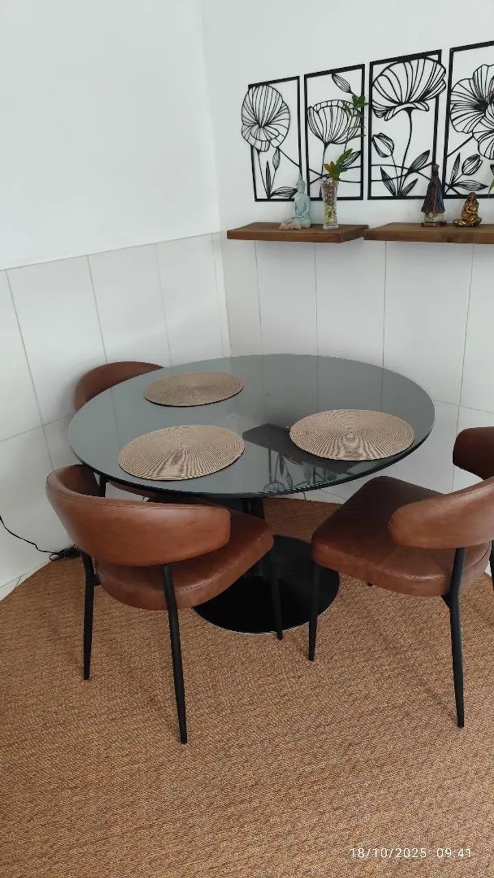 Mesa redonda estilo Saarinen64962185984643120