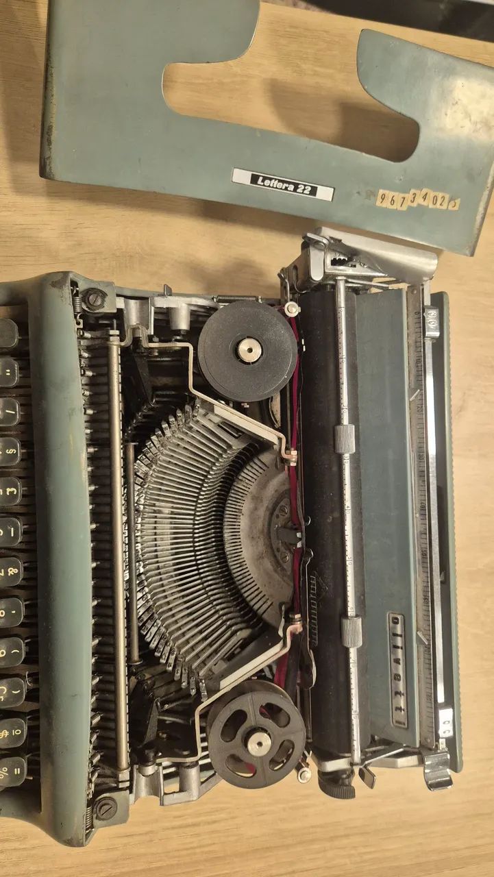 Máquina de escrever . - Foto 2