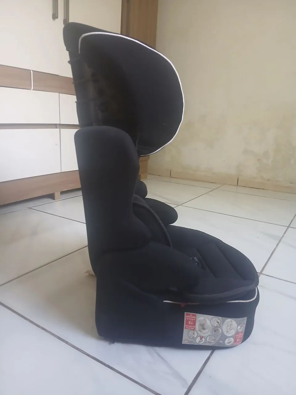 Uma cadeirinha bebê conforto. - Foto 3