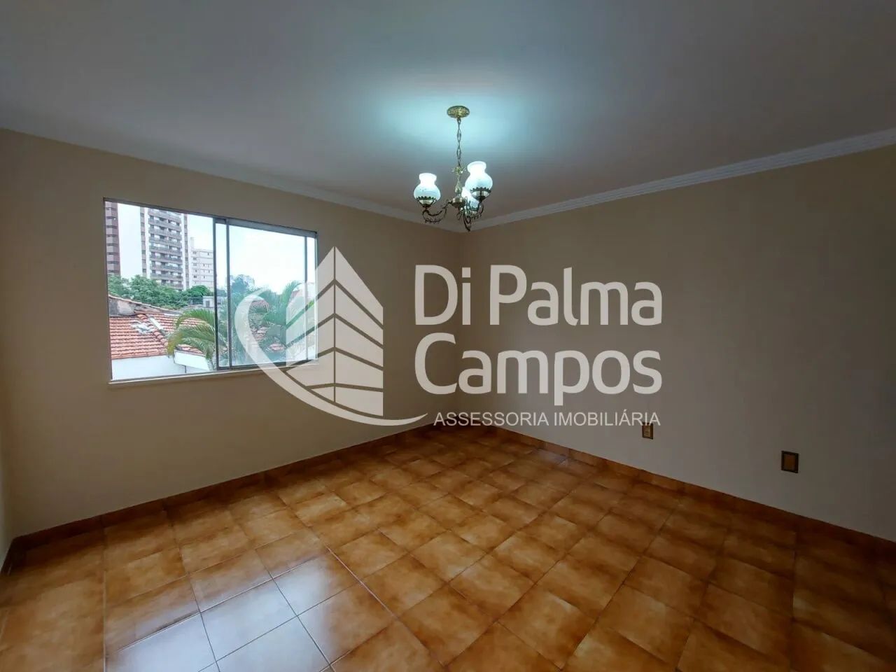 Apartamento à venda próximo ao metrô Klabin, com dois quartos e vaga.