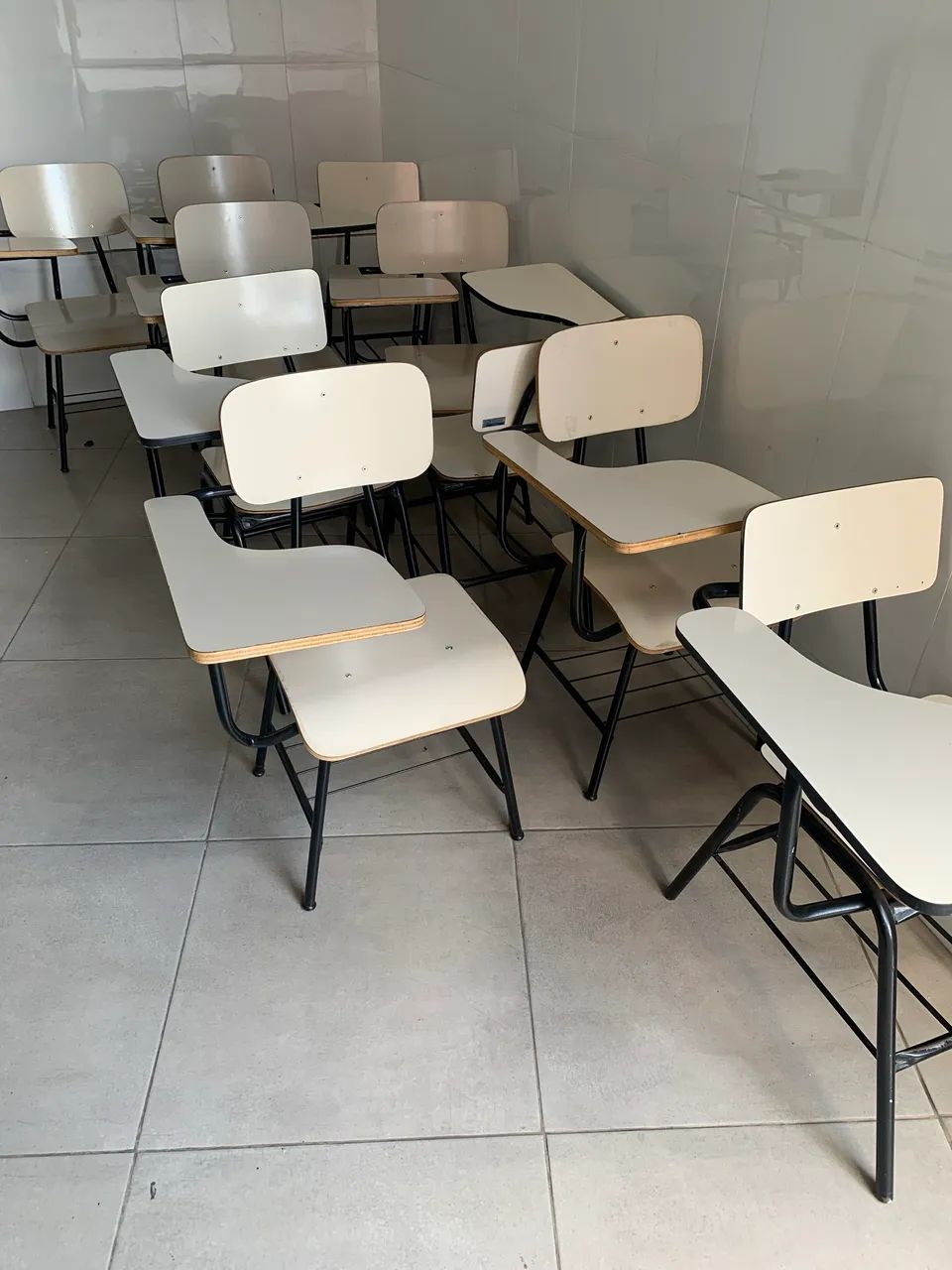 Cadeiras escolares com braço 