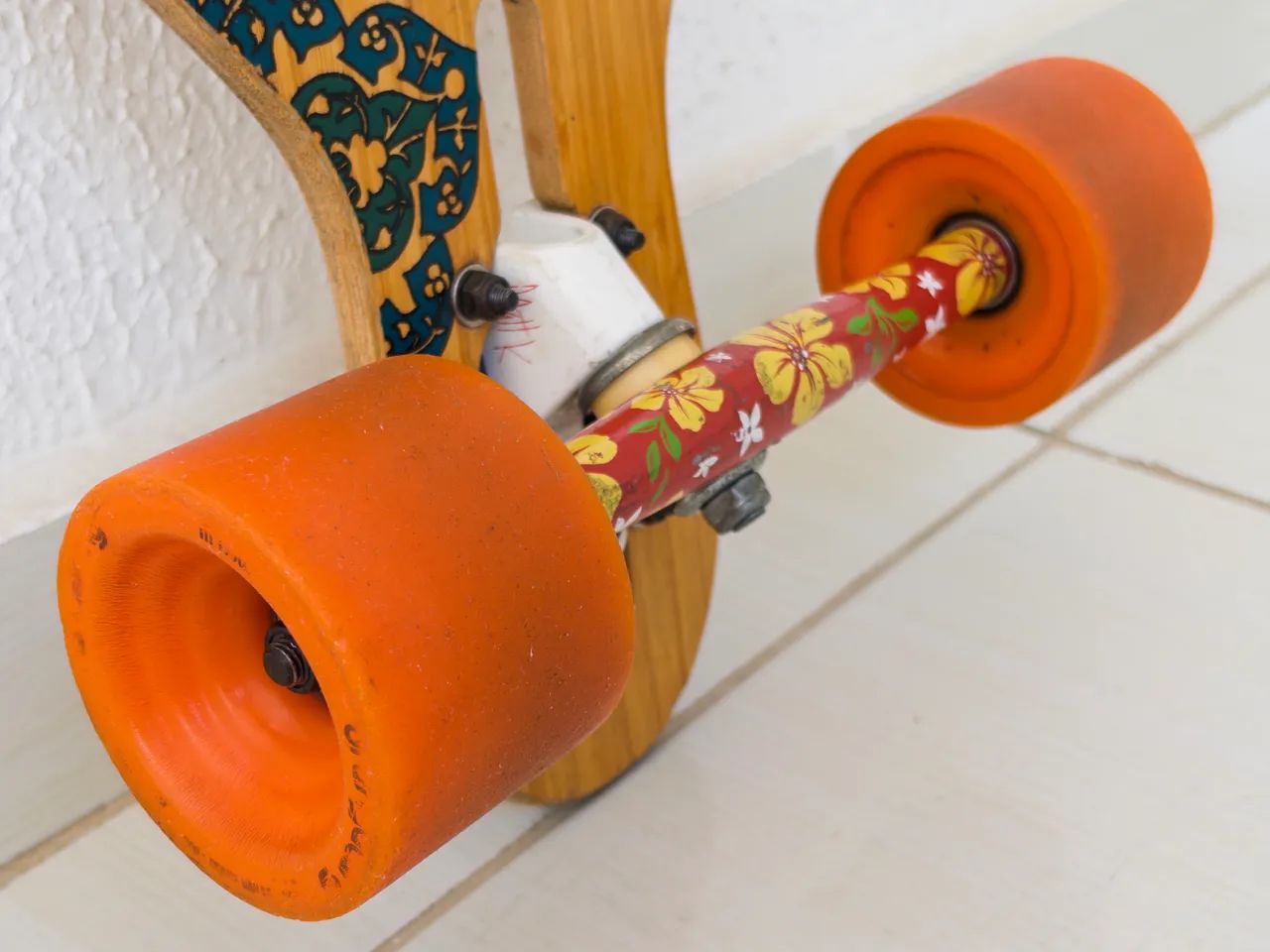 Longboard LOADED DERVISH flex 2 com trucks PARIS pro model muito