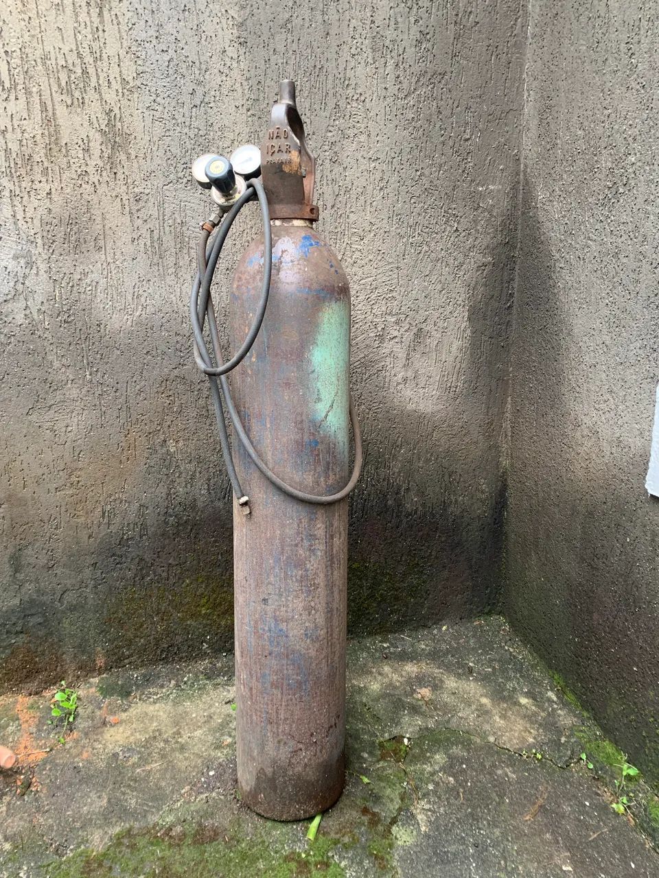 CILINDRO DE ARGÔNIO 50 L / 10 M³ + REGULADOR