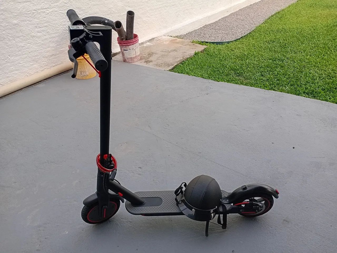 Patinete Elétrico 350W - Autonomia 28 km - Muito Conservado+ capacete Pro tork