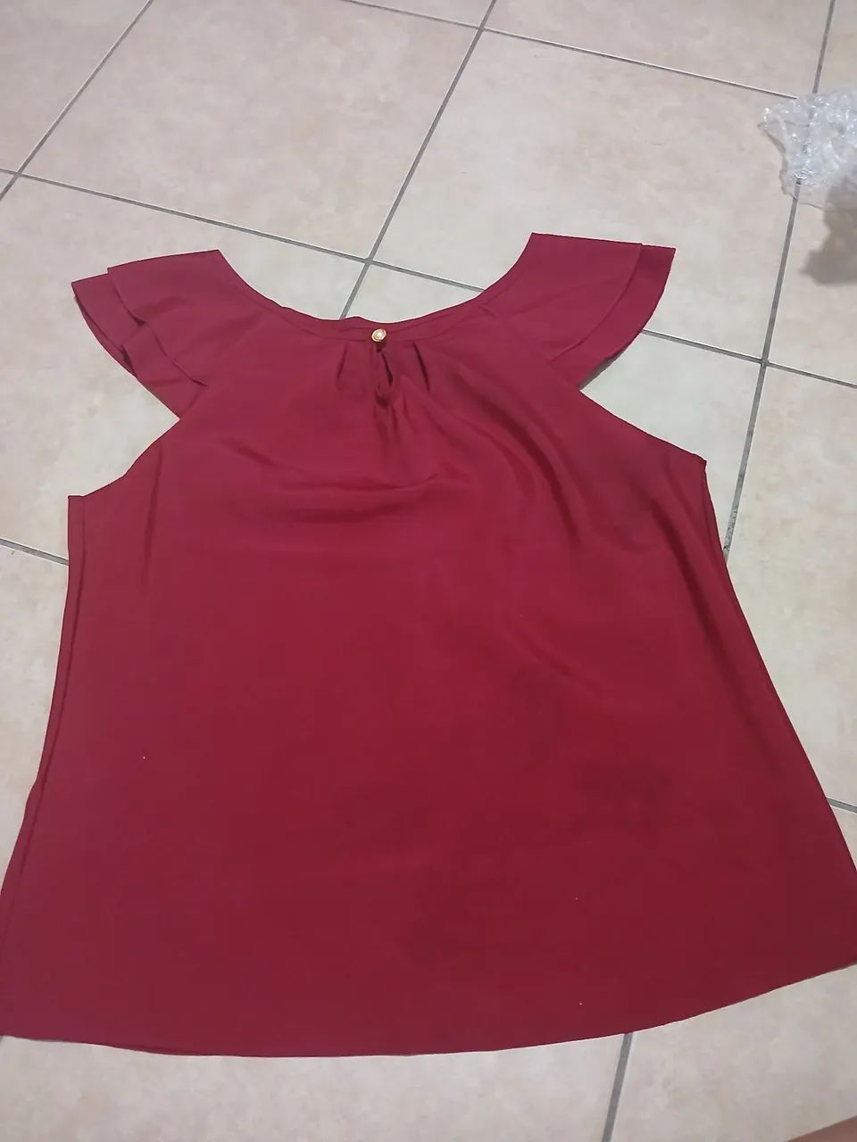 Vende-se blusa vinho