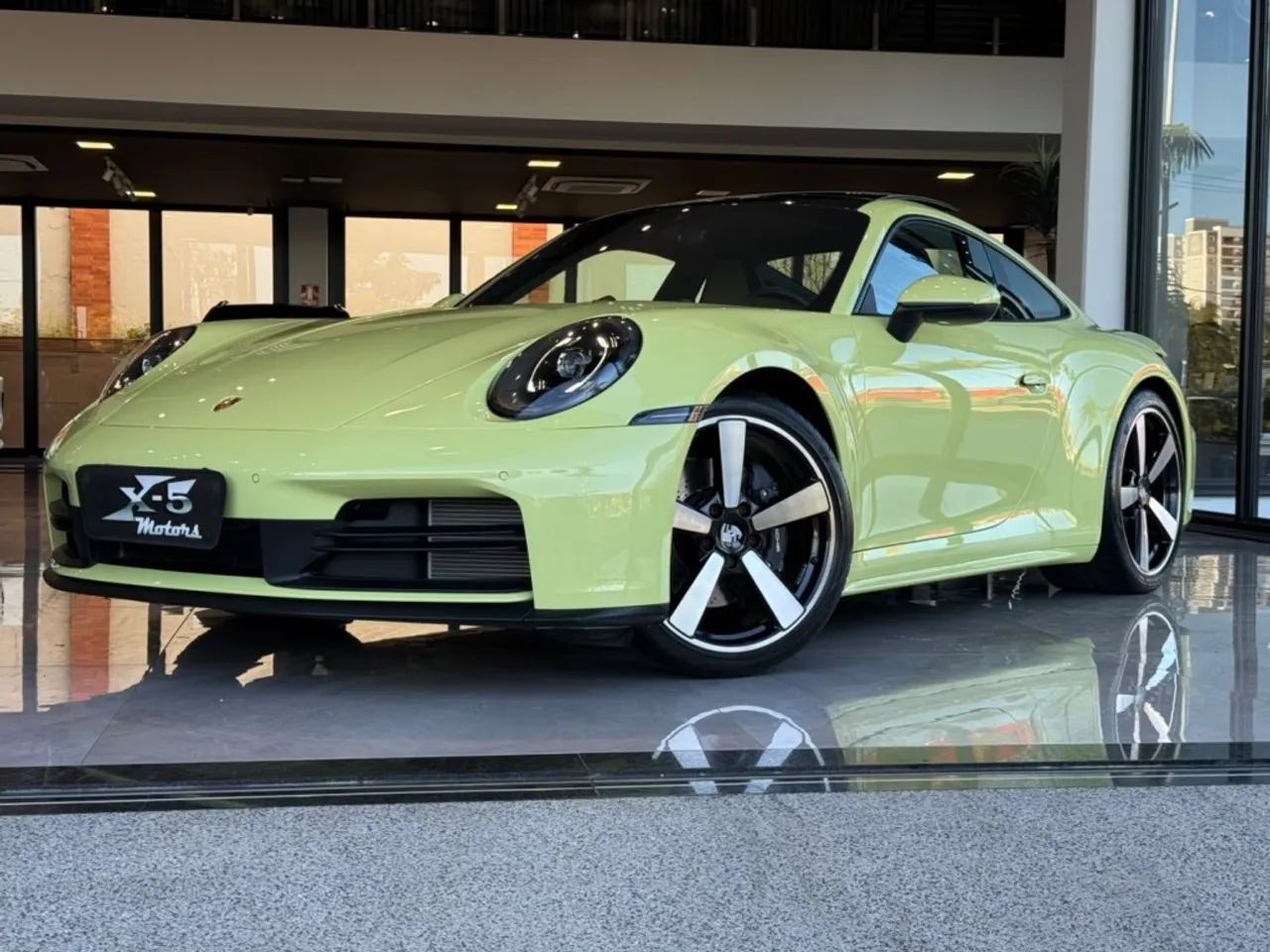 Porsche 911 Carrera 3.0 24V H6 PDK 2025
