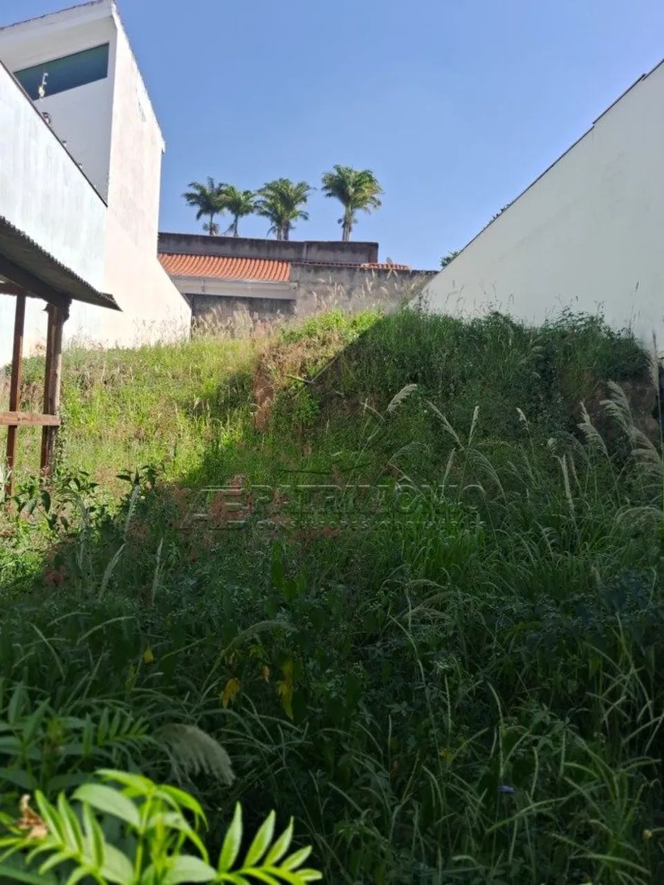 TERRENO COM 340M² - JARDIM EMILIA