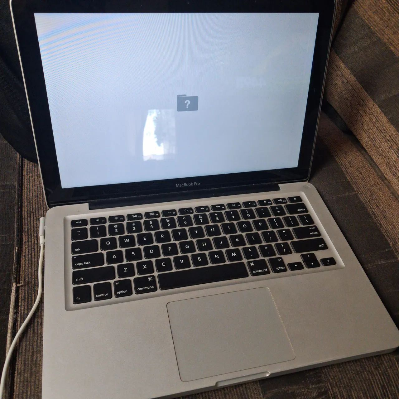 Macbook pro 2011 precisa de manutenção 