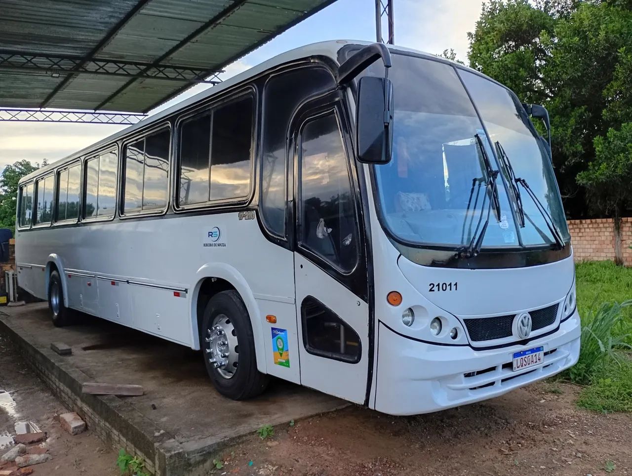 Vendo ônibus Neobus ou troco - Foto 2