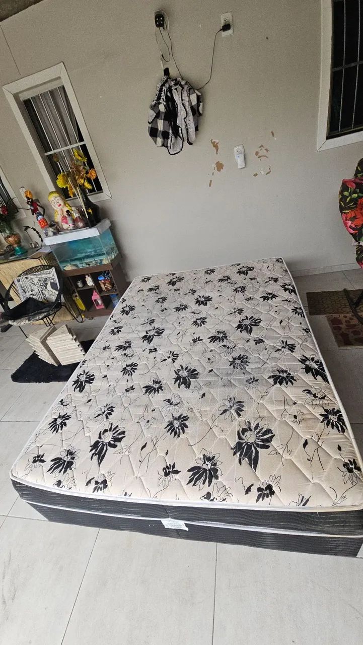 Cama de Casal Semi Nova Ótimo Estado