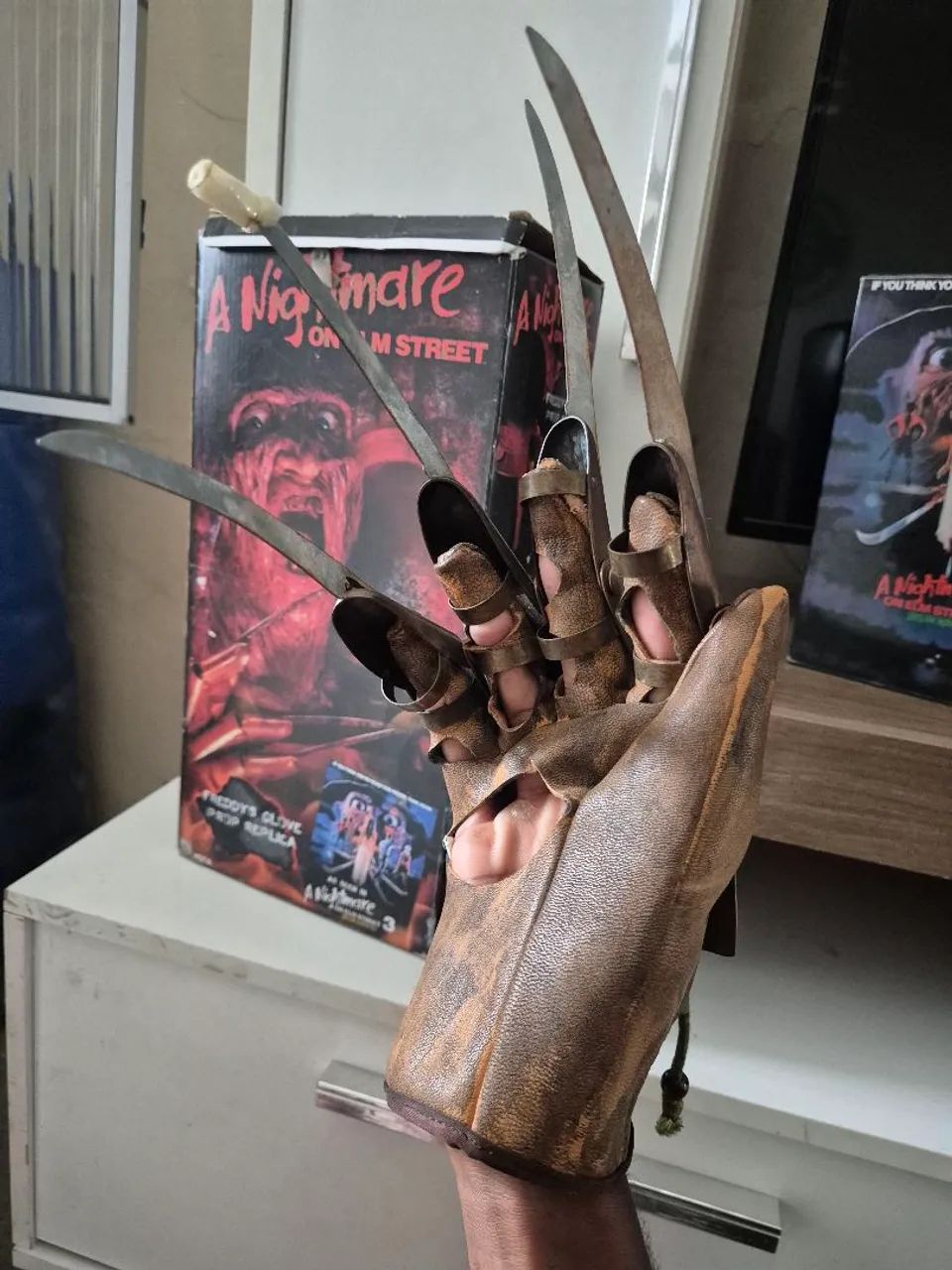 Luva freddy krueger neca(dream warriors) 3 original