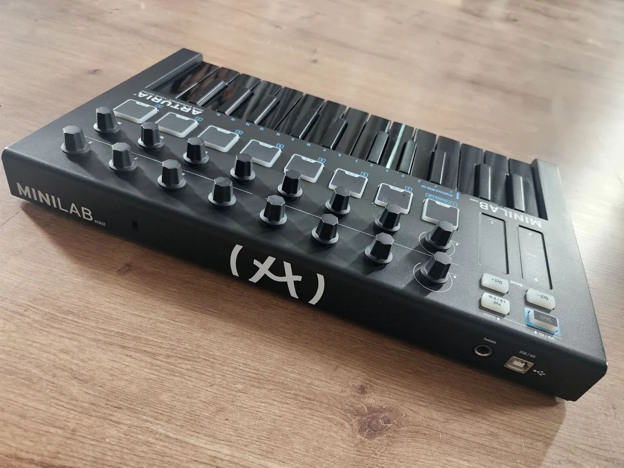 Controlador Arturia MK2 Black - Foto 3