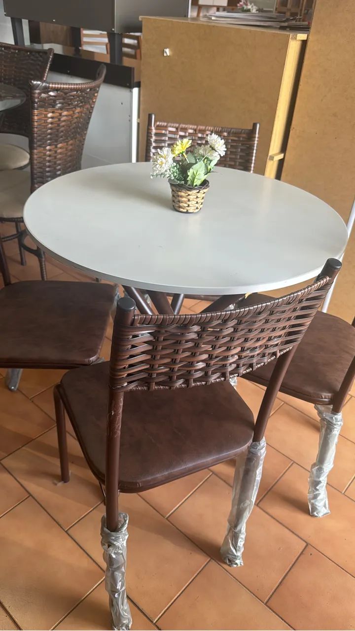 Mesa Com 04 Cadeiras Granito Off White 