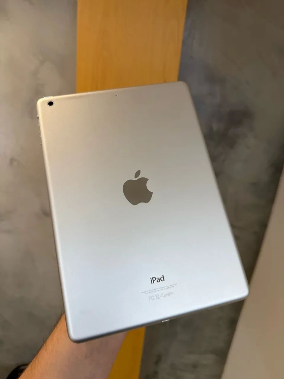 iPad Air 1º 32GB Wi-Fi Prata 