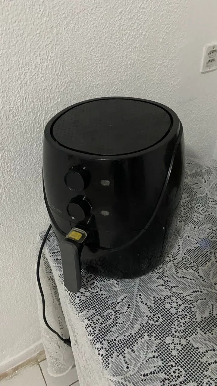 Vendo cabeceira, air freyer, cabideiro e ukulele - Foto 3