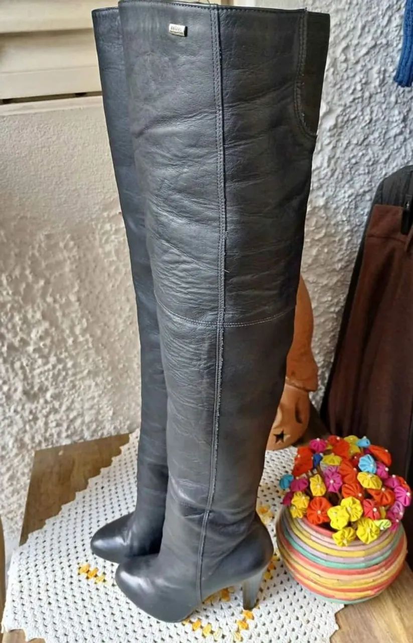 Vendo bota de cano alto seme nova  - Foto 2
