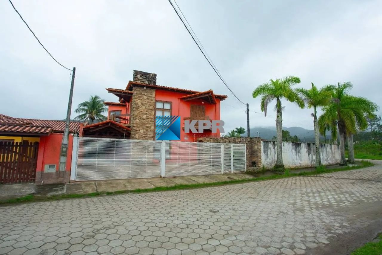 Casa à venda, linda, espaçosa e com excelente acabamento!!