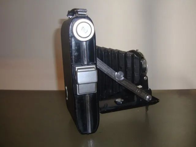 Câmera Vintage Agfa - Modelo alemão da década de 1950 - funcionando, com estojo - Foto 4