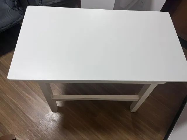 Mesa de estudos/escrivaninha- Excelente material
