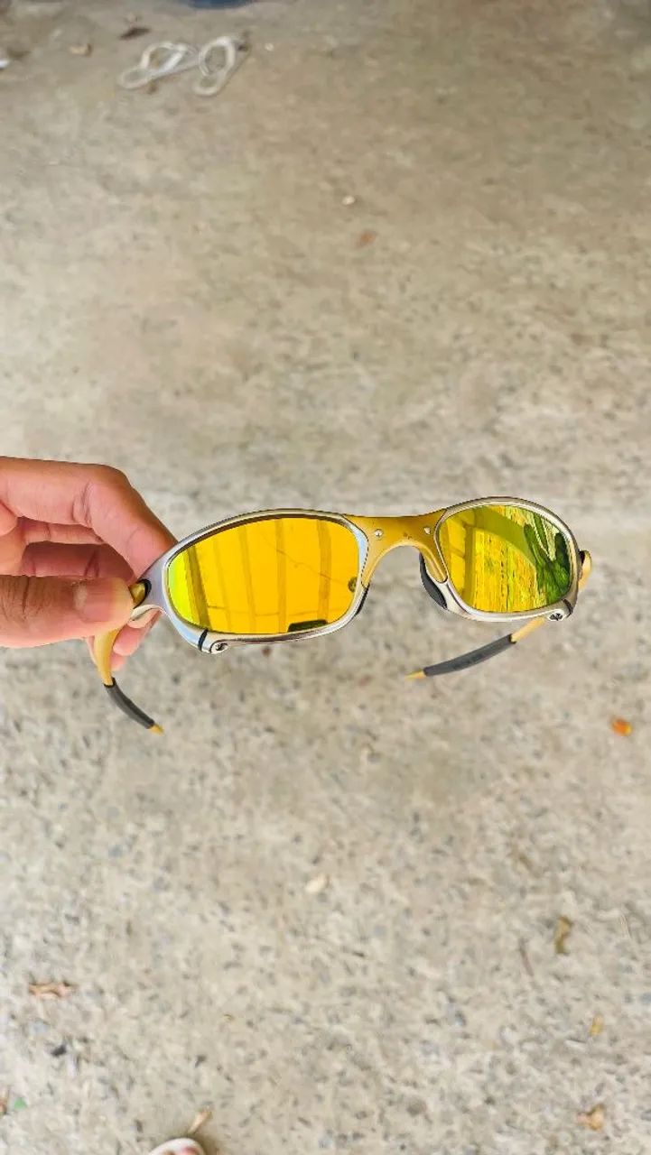 Oculos Julieta - dourada