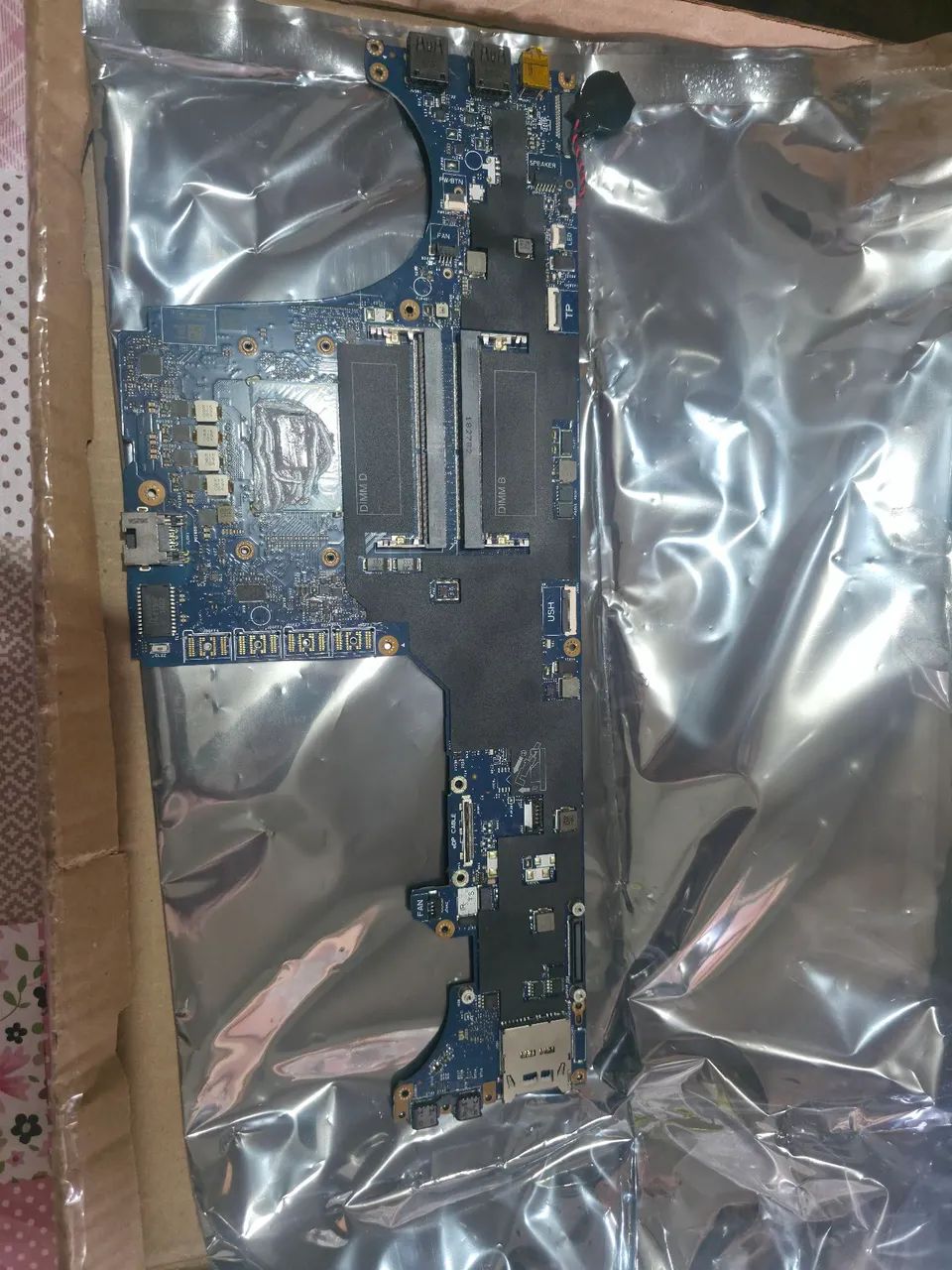 Placa mãe dell precision 7530 intel xeon e2176m  - Foto 4