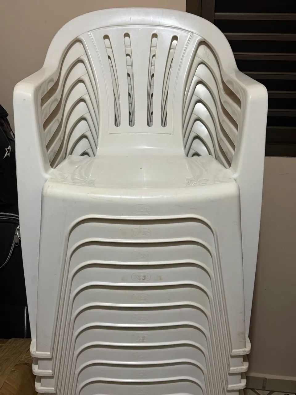 Vendo Jogo de mesa com cadeiras  - Foto 2