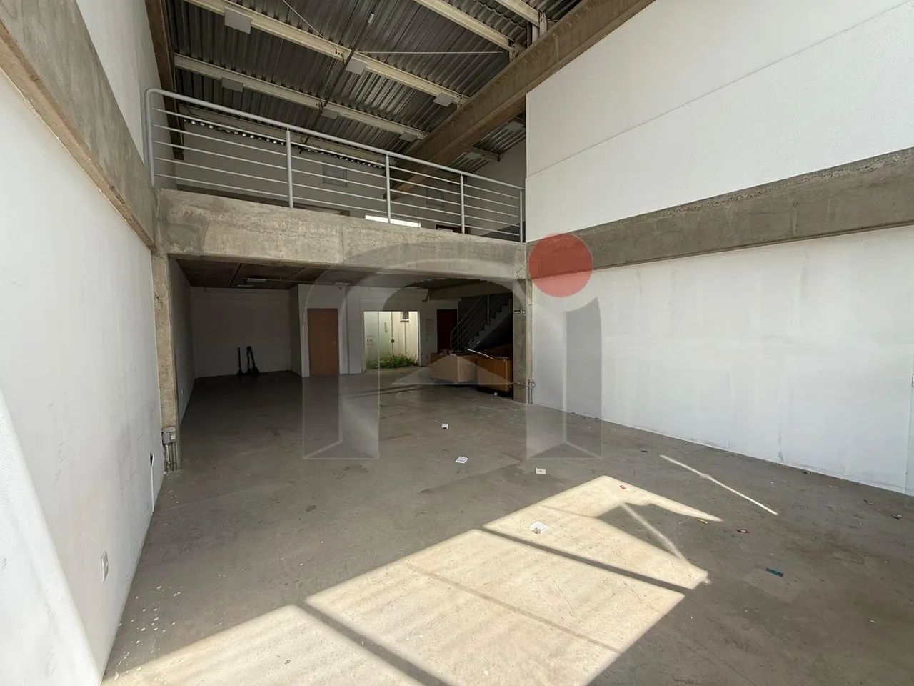 SALÃO DENTRO DE ÁREA COMERCIAL EM LOCALIZAÇÃO PRIVILEGIADA - Foto 2