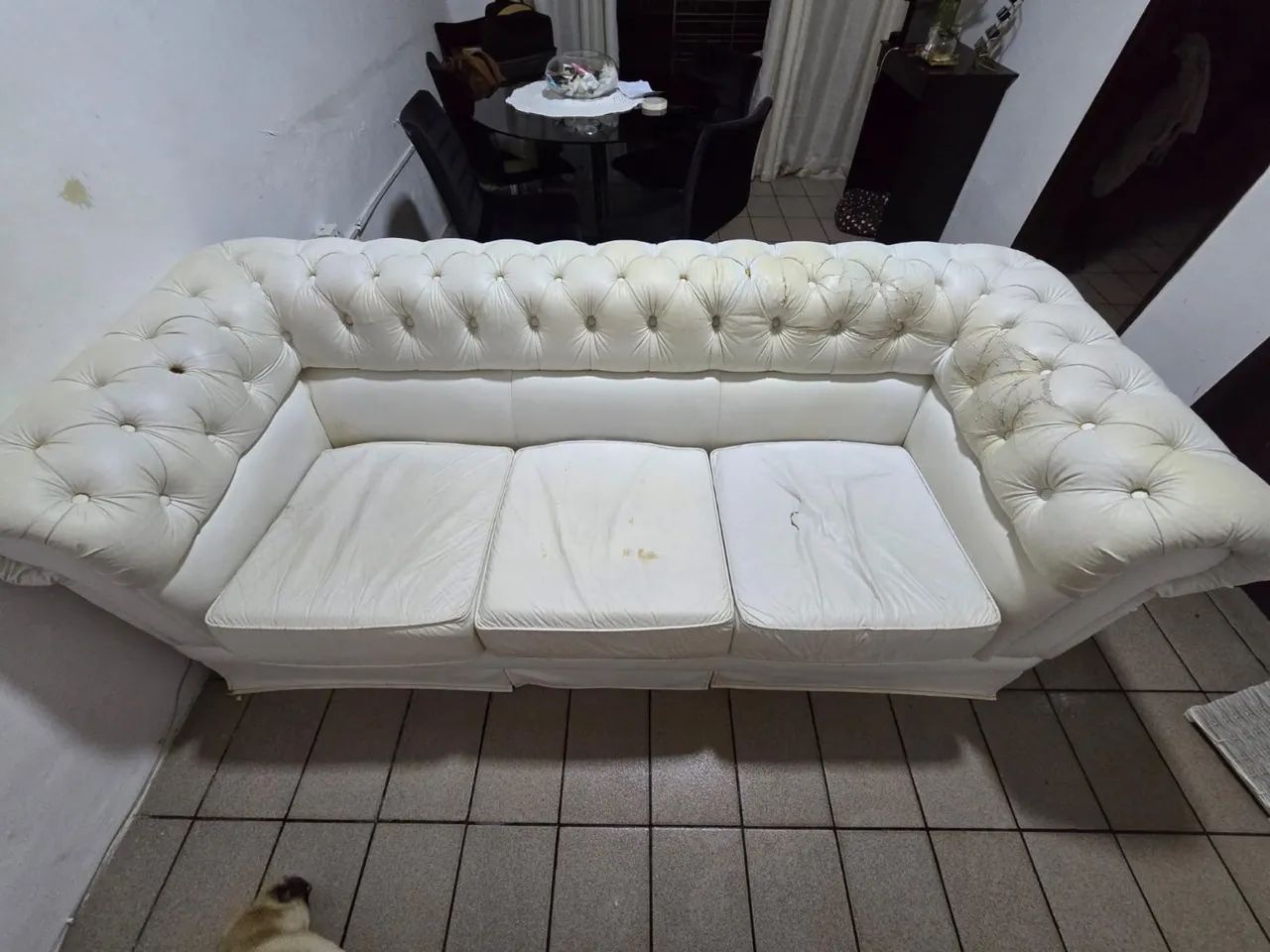 Sofá Chesterfield Tok&Stok - 3 lugares (branco) - Foto 3