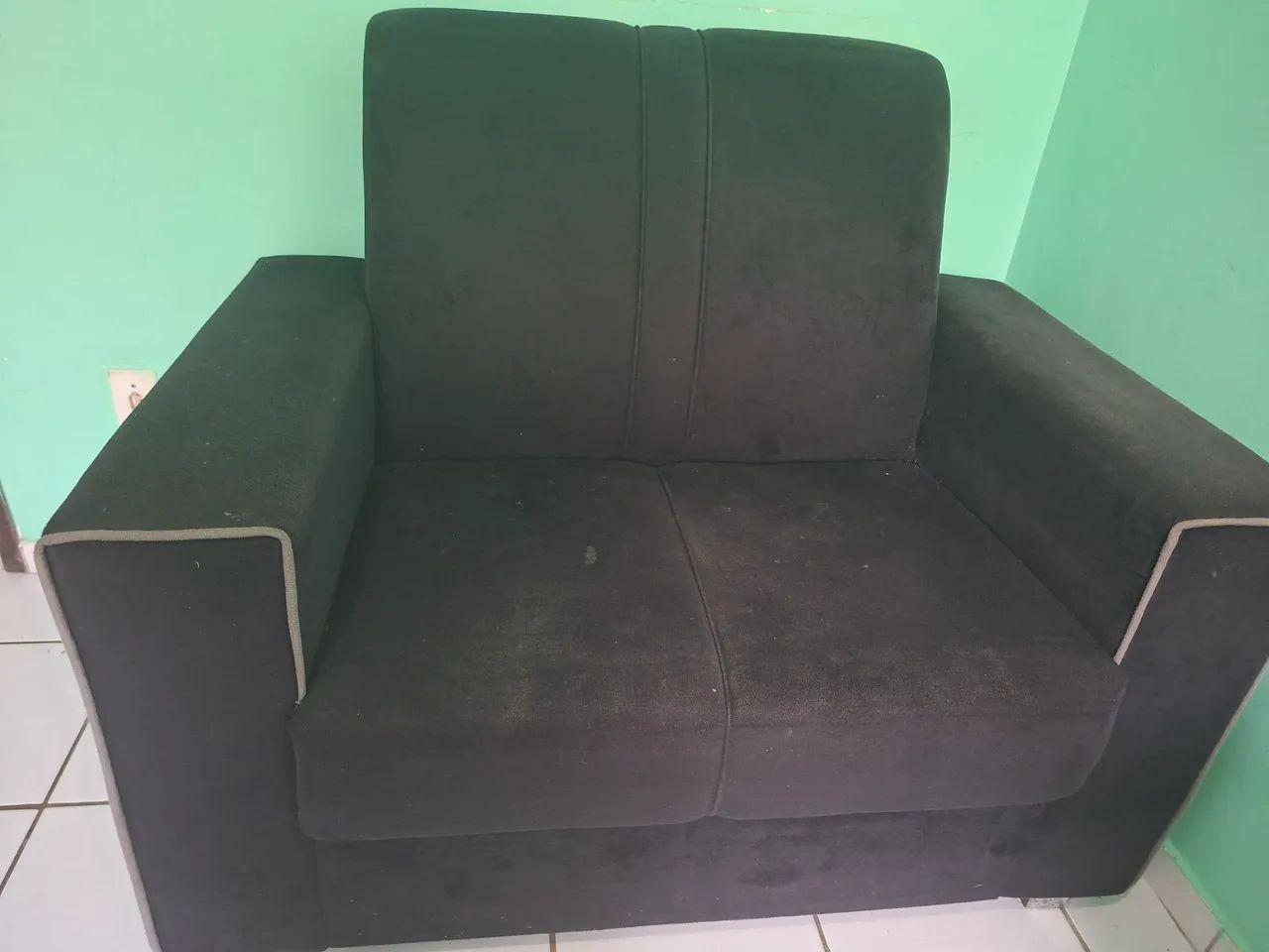 Sofá 2 Lugares Preto - Confortável e Bem Conservado - R$ 350 - Foto 2
