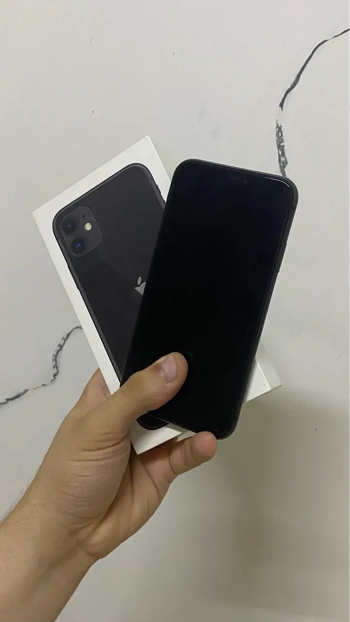 ? iPhone 11 - 64GB - Preto