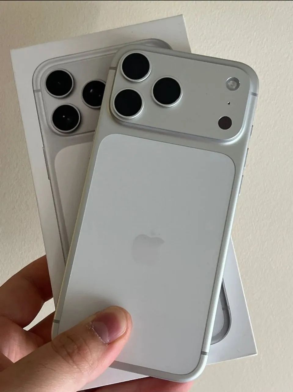 iPhone 17 Pro Max 512GB Prata Modelo premium com potência extrema e câmeras Pro 
