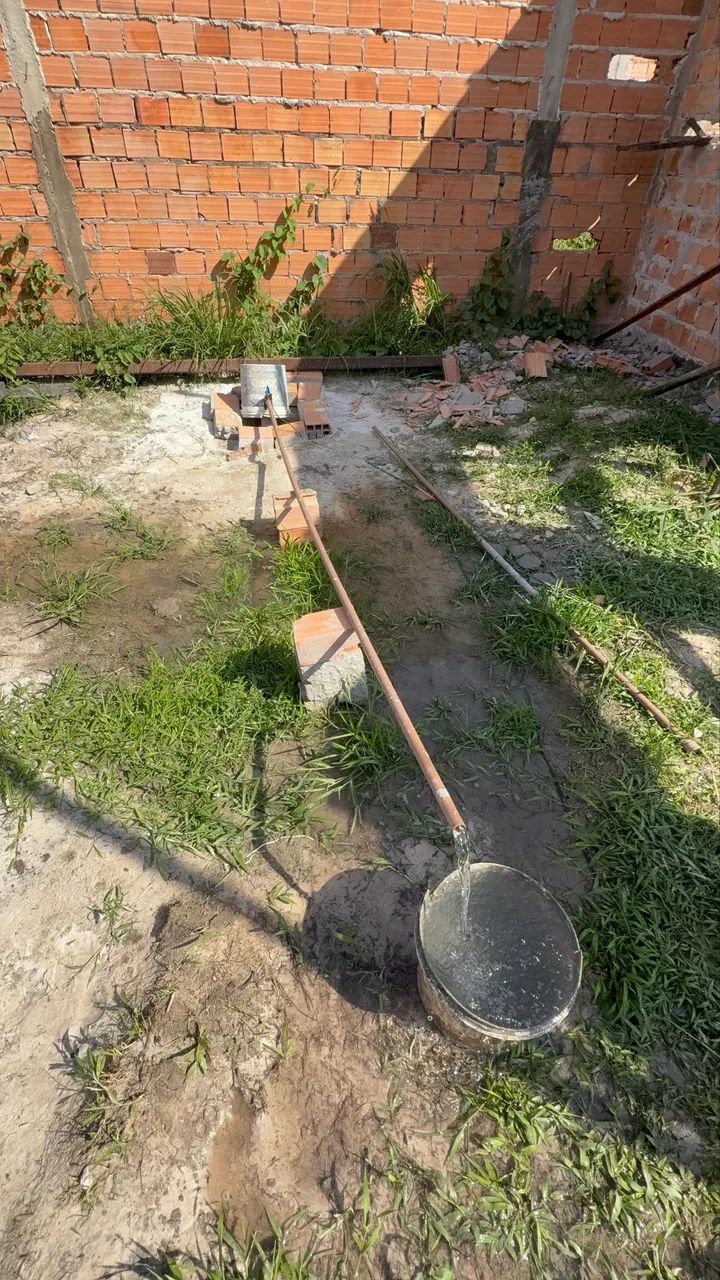 VENDO TERRENO GRANDE COM CONSTRUÇÃO DE CASA EM ANDAMENTO - Foto 4