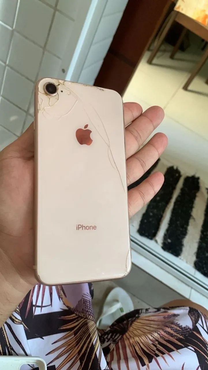 iPhone 8 64GB Dourado | Bateria 100% - Foto 2
