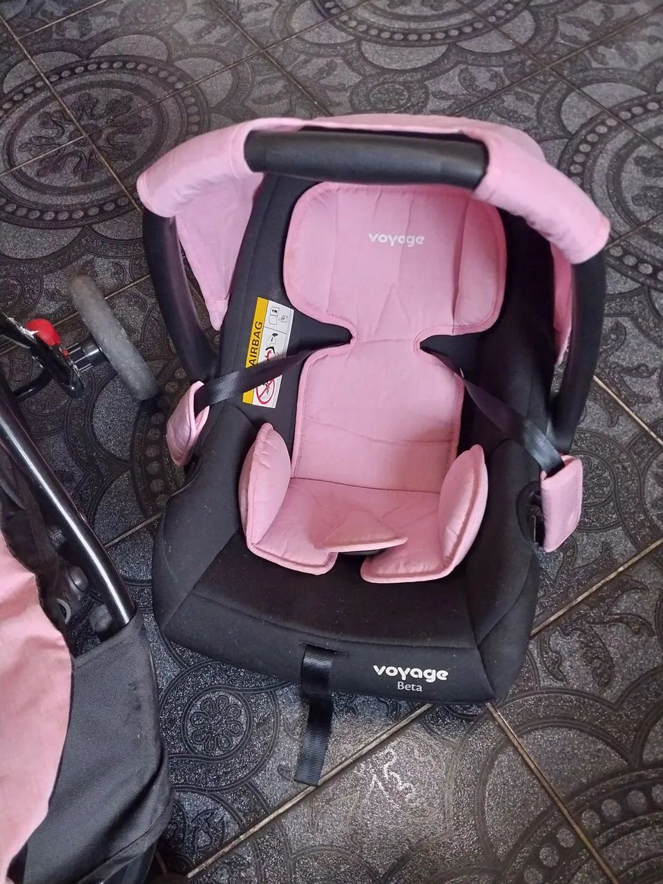 Bebe conforto semi novo 